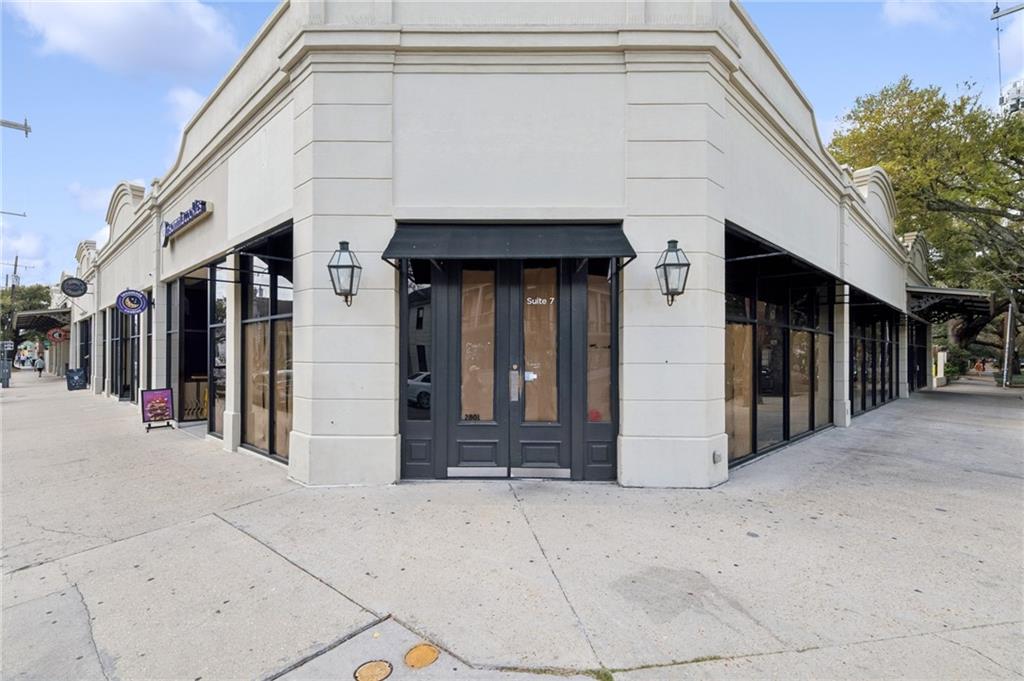 2801 MAGAZINE Street