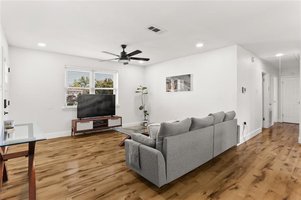 Marrero, Louisiana 70072, United States, 4 Bedrooms Bedrooms, ,2 BathroomsBathrooms,Residential,Pending,61552