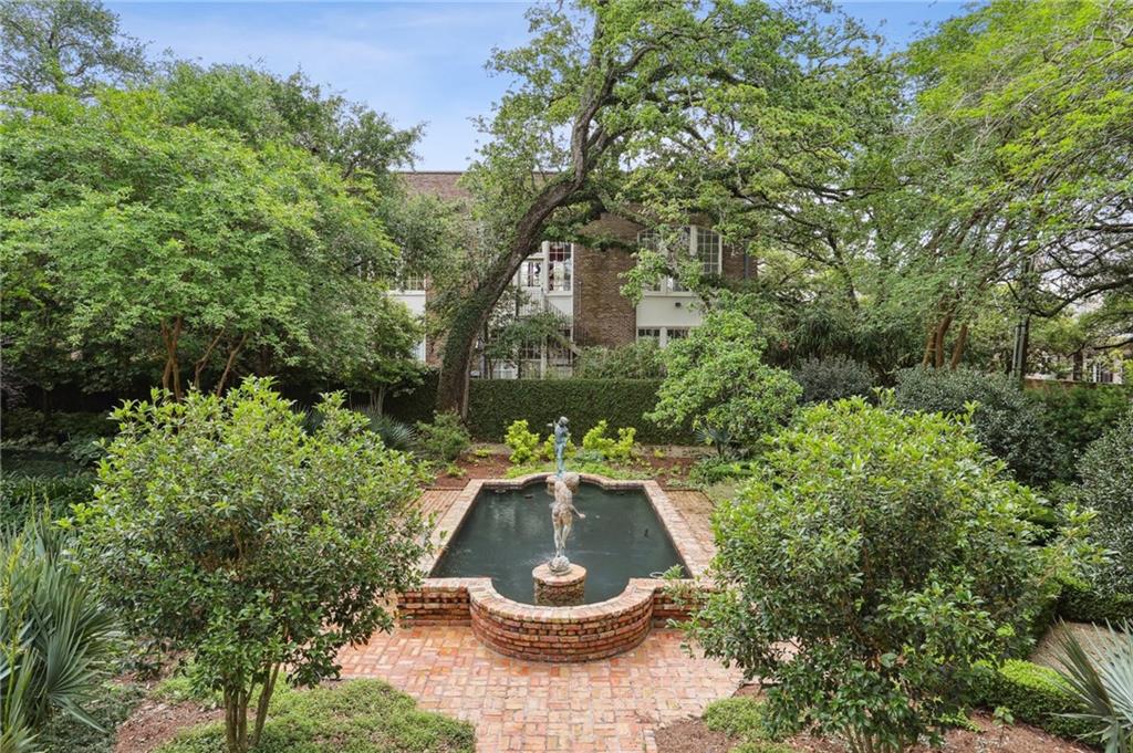 New Orleans, Louisiana 70130, United States, 6 Bedrooms Bedrooms, ,7 BathroomsBathrooms,Residential,Active,212329