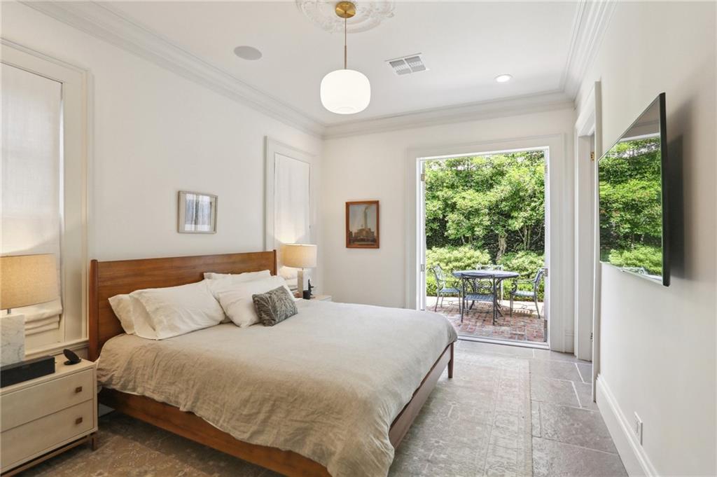 New Orleans, Louisiana 70130, United States, 6 Bedrooms Bedrooms, ,7 BathroomsBathrooms,Residential,Active,212329