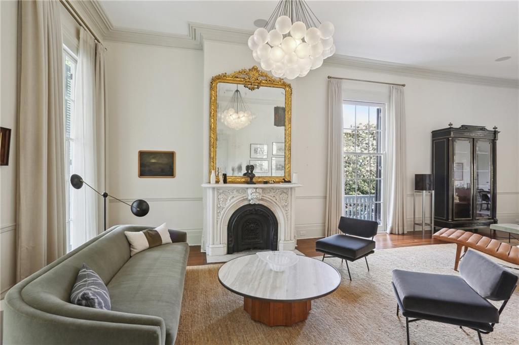 New Orleans, Louisiana 70130, United States, 6 Bedrooms Bedrooms, ,7 BathroomsBathrooms,Residential,Active,212329