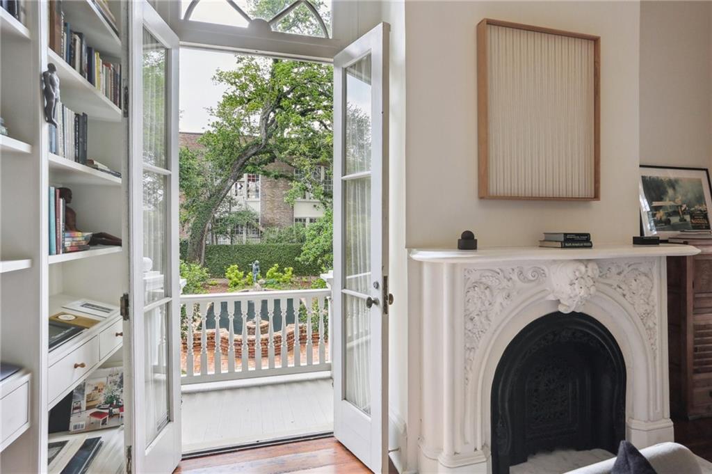 New Orleans, Louisiana 70130, United States, 6 Bedrooms Bedrooms, ,7 BathroomsBathrooms,Residential,Active,212329