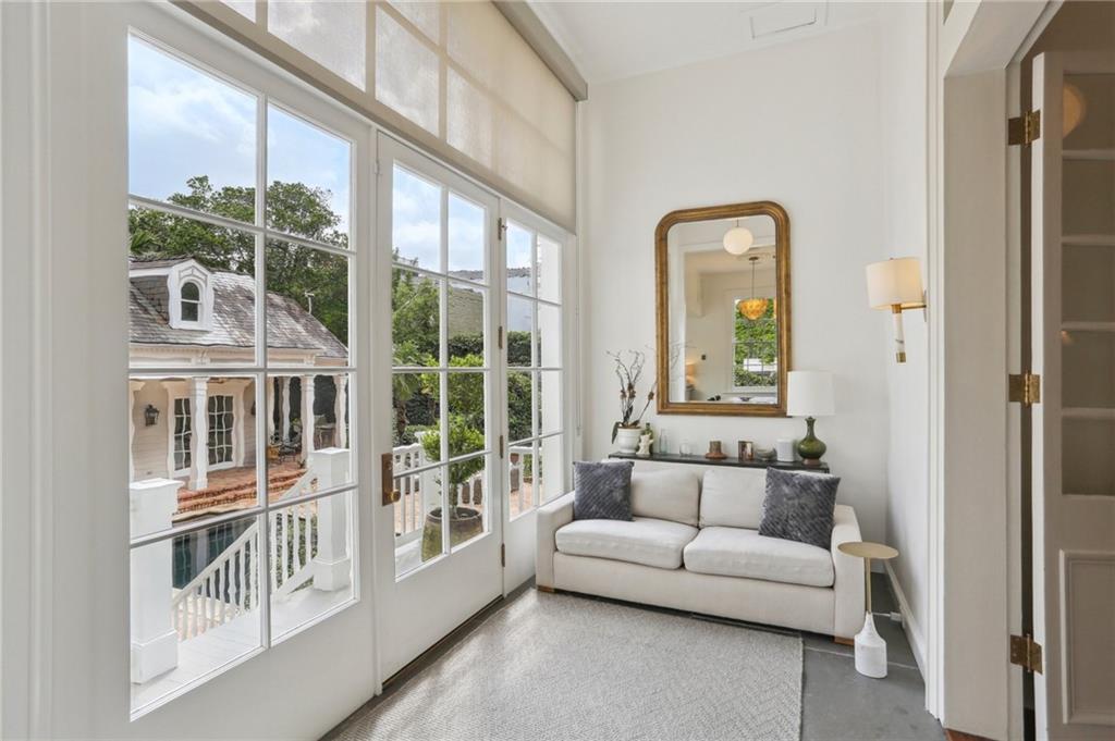 New Orleans, Louisiana 70130, United States, 6 Bedrooms Bedrooms, ,7 BathroomsBathrooms,Residential,Active,212329