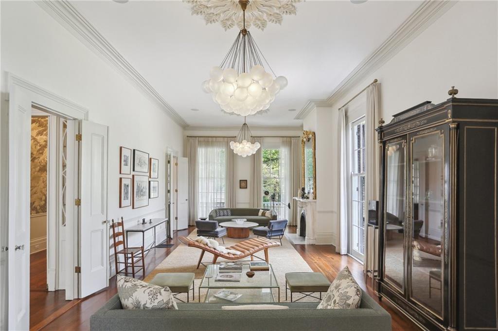 New Orleans, Louisiana 70130, United States, 6 Bedrooms Bedrooms, ,7 BathroomsBathrooms,Residential,Active,212329