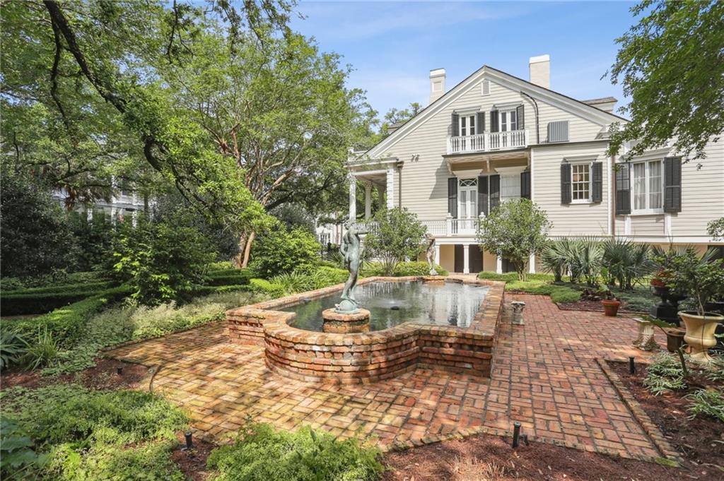 New Orleans, Louisiana 70130, United States, 6 Bedrooms Bedrooms, ,7 BathroomsBathrooms,Residential,Active,212329