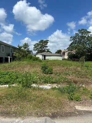 5720 WILDAIR DR, NEW ORLEANS, LA 70122 - Image c4f7a6e9fdeb7ce5edd92b9f0a2a2a9d/1619093697
