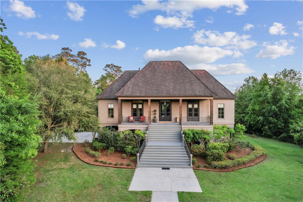 328 FACIANE Lane