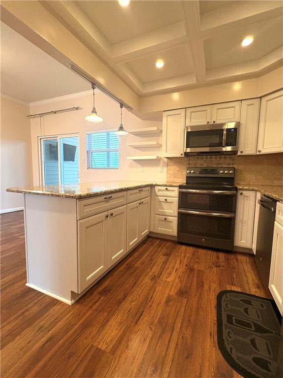 127 E HWY 22 Highway W-17