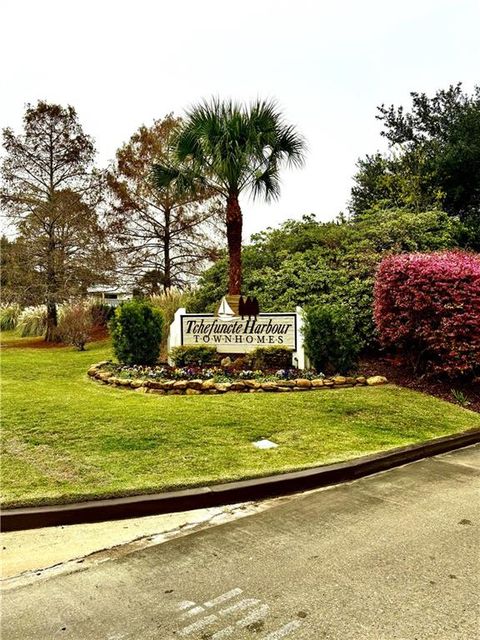 127 E HWY 22 Highway W-17 Madisonville LA 70447