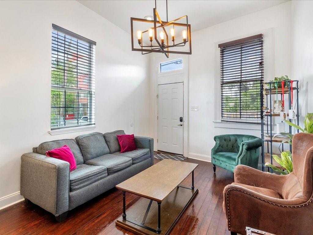 539 41 S MIRO Street