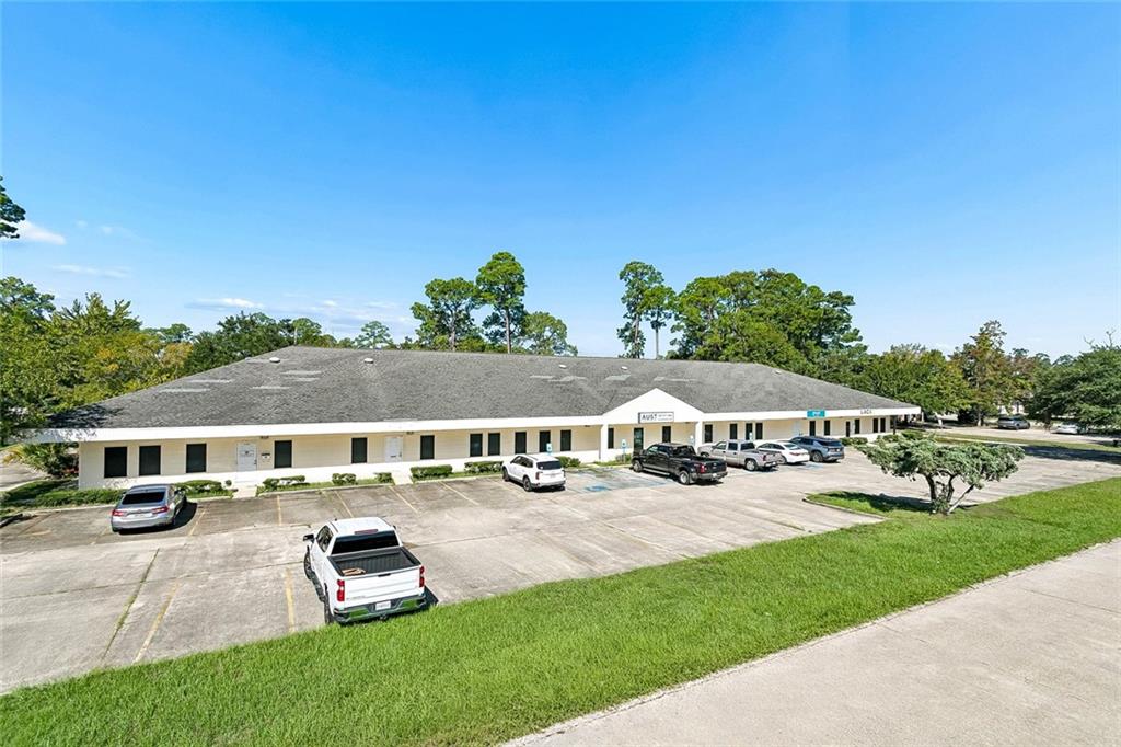 1381 CORPORATE SQUARE Boulevard