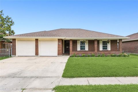 233 SUGARPINE Drive Gretna LA 70056