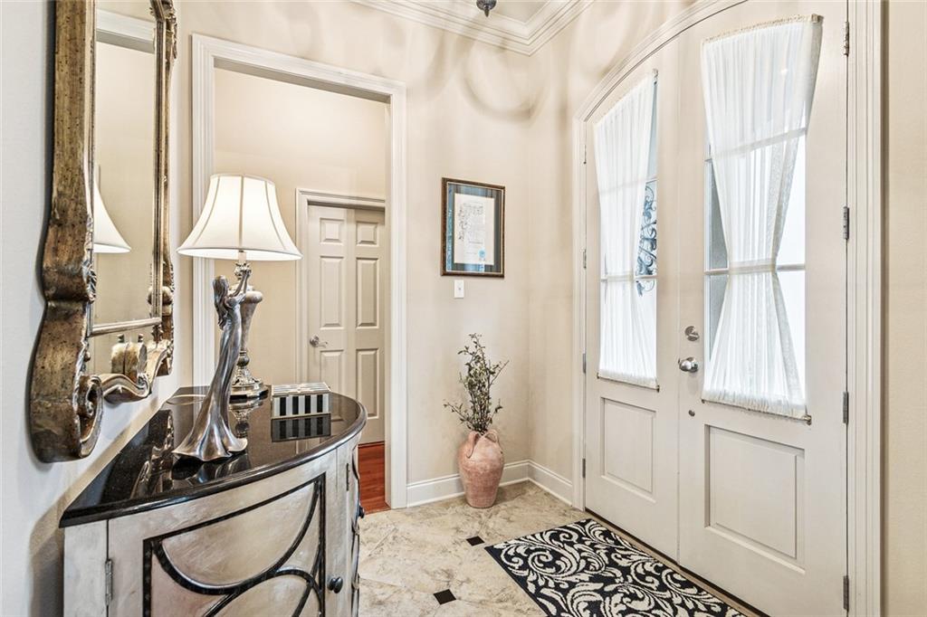 605 LONGUE VUE Place