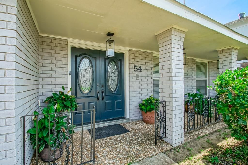 54 MONTERREY Avenue