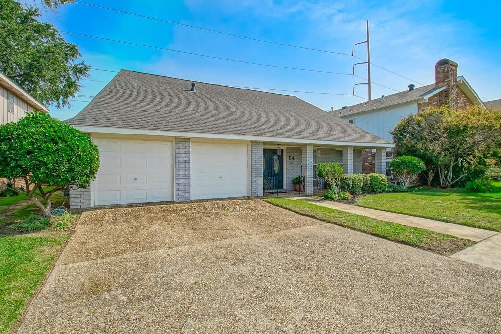 54 MONTERREY Avenue