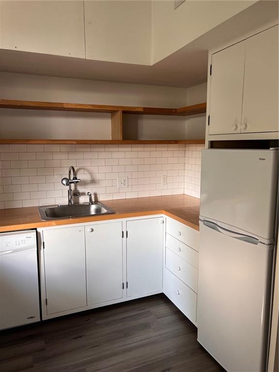 New Orleans, Louisiana 70115, United States, 2 Bedrooms Bedrooms, ,1 BathroomBathrooms,Residential,Pending,60898