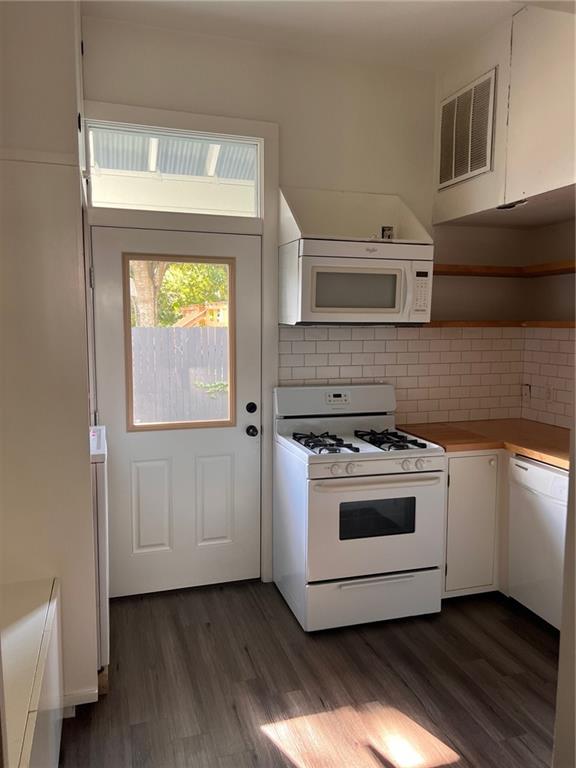 New Orleans, Louisiana 70115, United States, 2 Bedrooms Bedrooms, ,1 BathroomBathrooms,Residential,Pending,60898