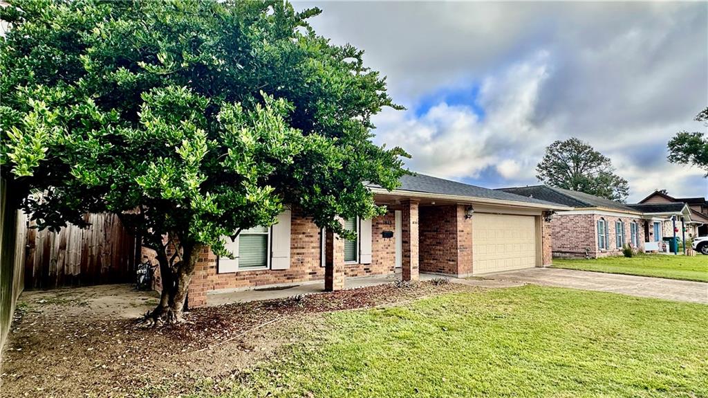 1813 GREEN OAK Drive