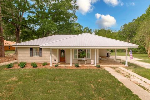 Photo of 1705 HIGHWAY 10 Highway, Bogalusa, LA 70427 (MLS # 2553493)