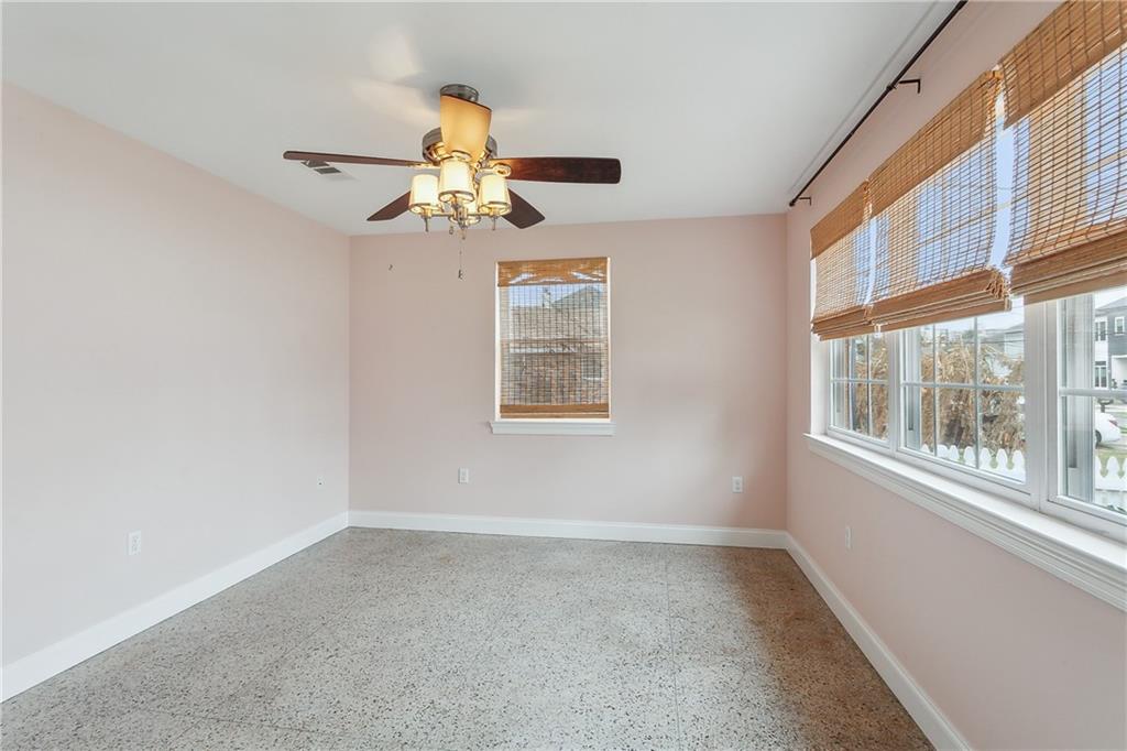 New Orleans, Louisiana 70124, United States, 2 Bedrooms Bedrooms, ,1 BathroomBathrooms,Residential,Pending,66308