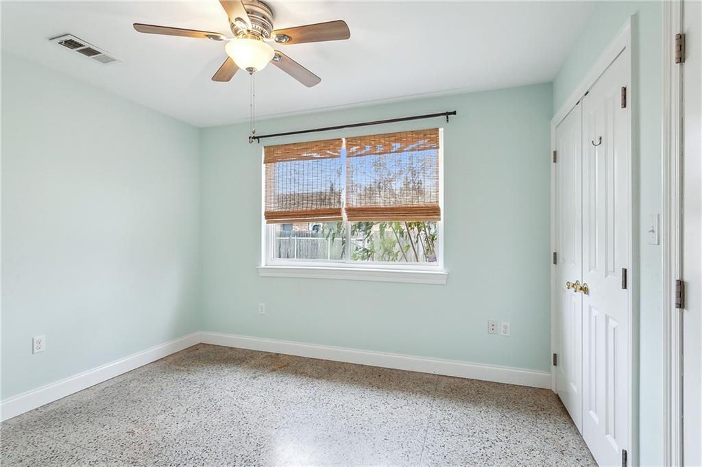 New Orleans, Louisiana 70124, United States, 2 Bedrooms Bedrooms, ,1 BathroomBathrooms,Residential,Pending,66308