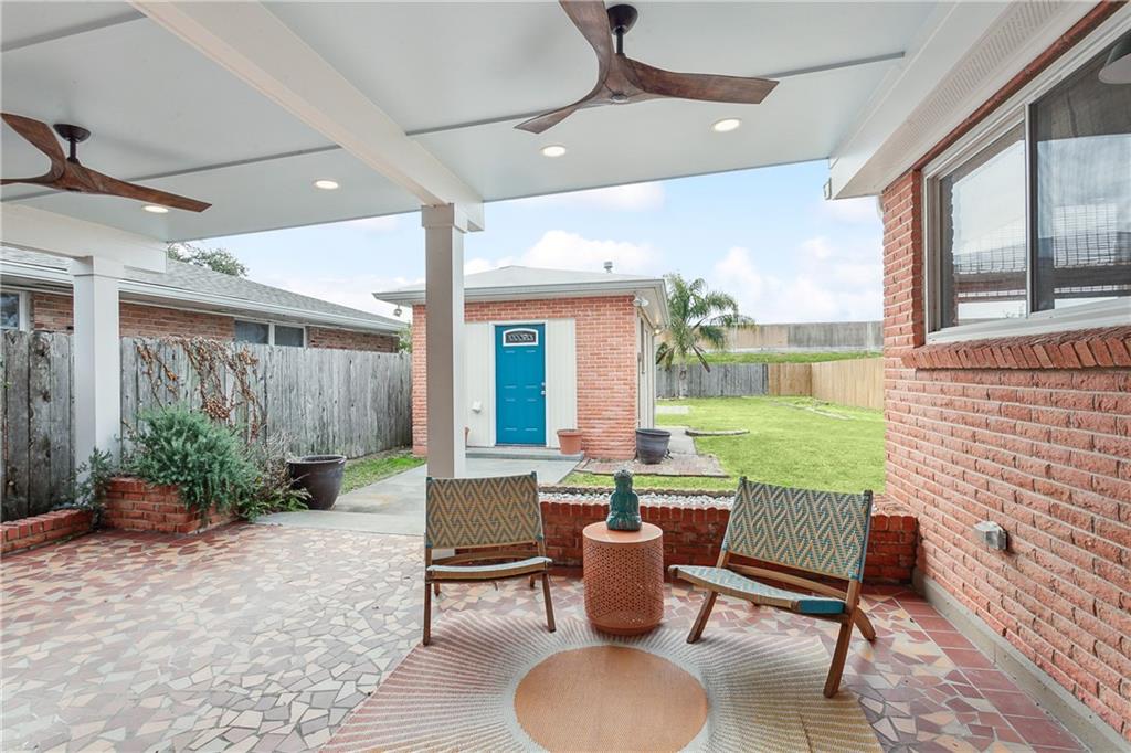 New Orleans, Louisiana 70124, United States, 2 Bedrooms Bedrooms, ,1 BathroomBathrooms,Residential,Pending,66308