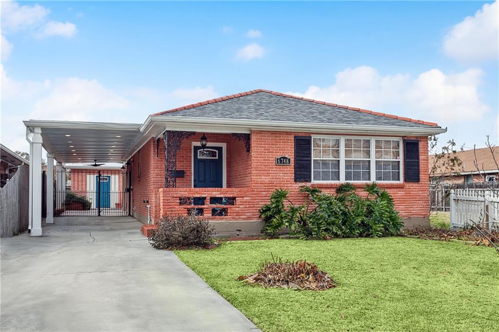 New Orleans, Louisiana 70124, United States, 2 Bedrooms Bedrooms, ,1 BathroomBathrooms,Residential,Pending,66308