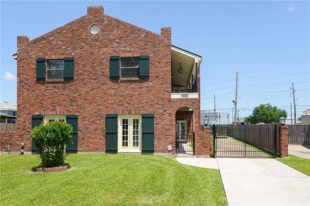 104 DUCAYET Drive