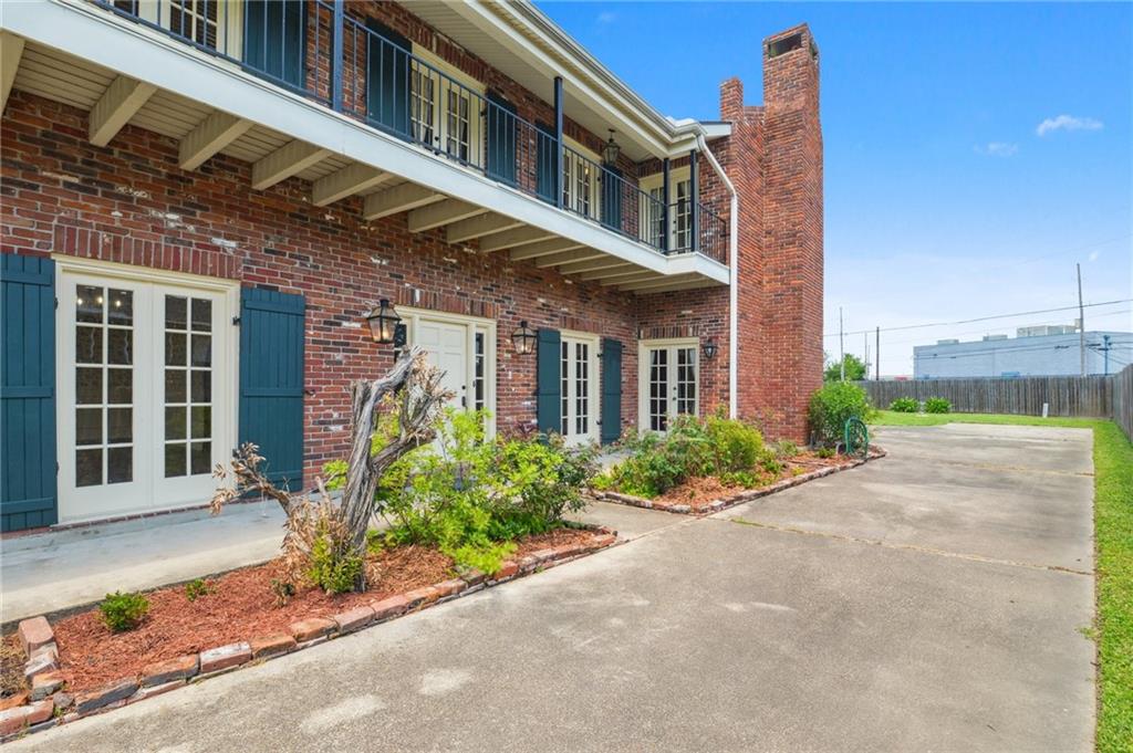104 DUCAYET Drive