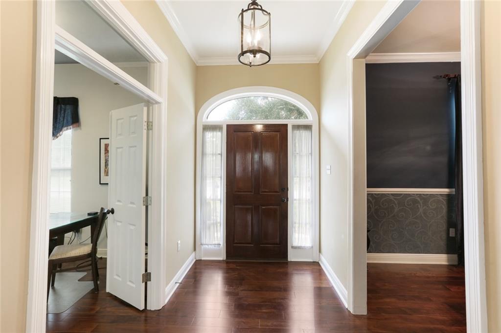 174 ENGLISH TURN Drive