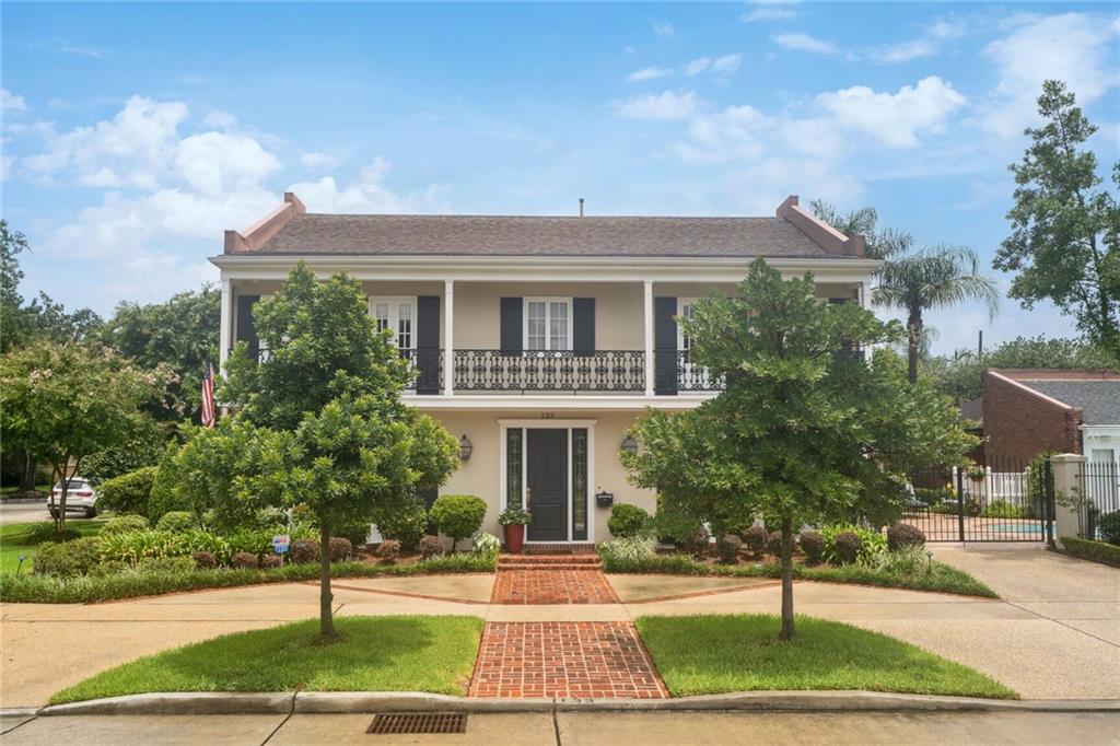 133 W LIVINGSTON Place
