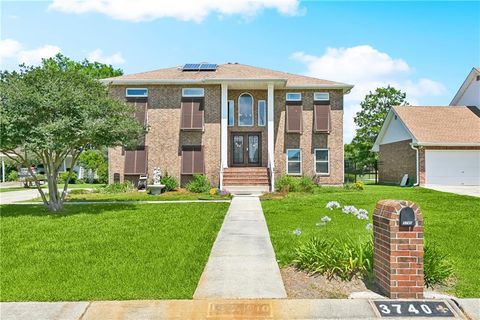 3740 LAKE LYNN Drive Gretna LA 70056