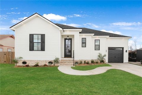 7221 VOYAGEUR Court New Orleans LA 70129