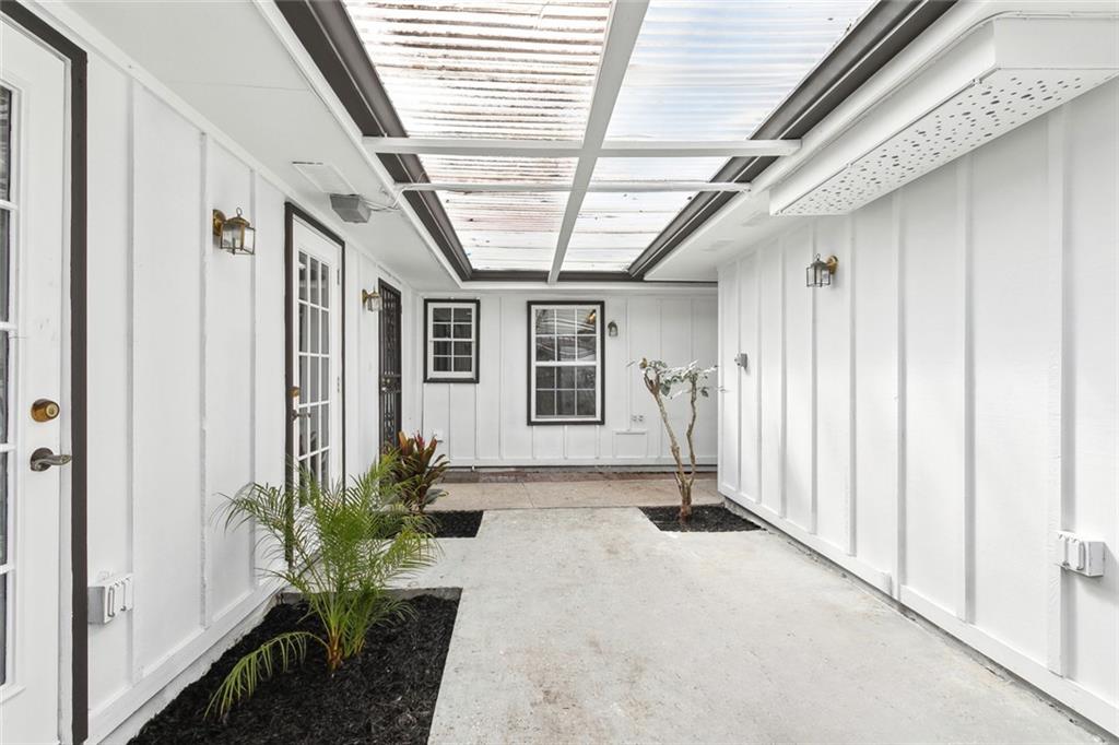 461 WESTMEADE Drive