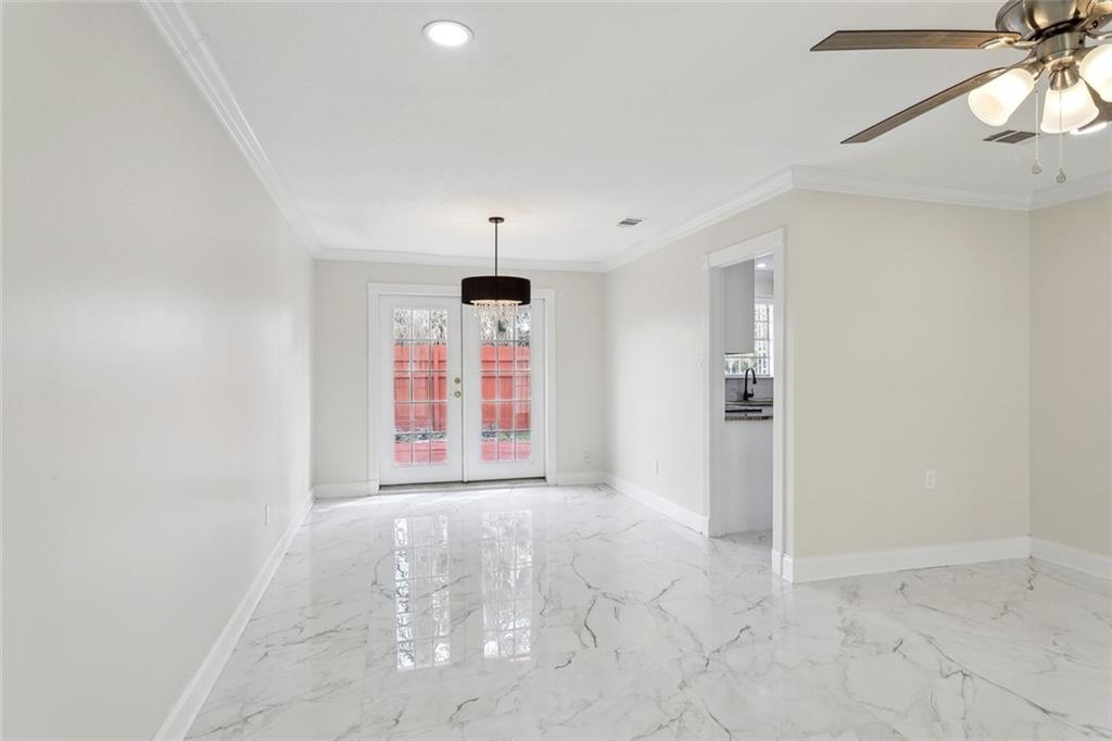 461 WESTMEADE Drive