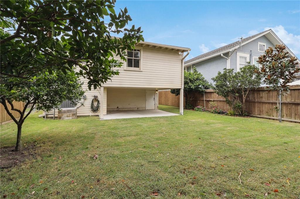 New Orleans, Louisiana 70115, United States, 4 Bedrooms Bedrooms, ,2 BathroomsBathrooms,Residential,Pending,69410