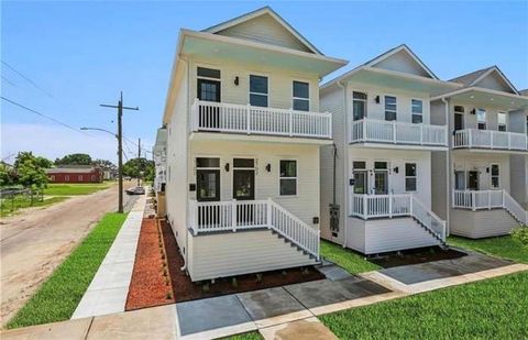 2700 02 S GALVEZ Street New Orleans LA 70125