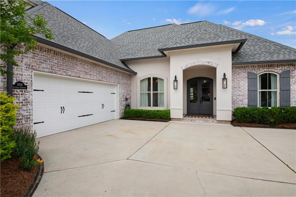1104 CYPRESS CROSSING Drive