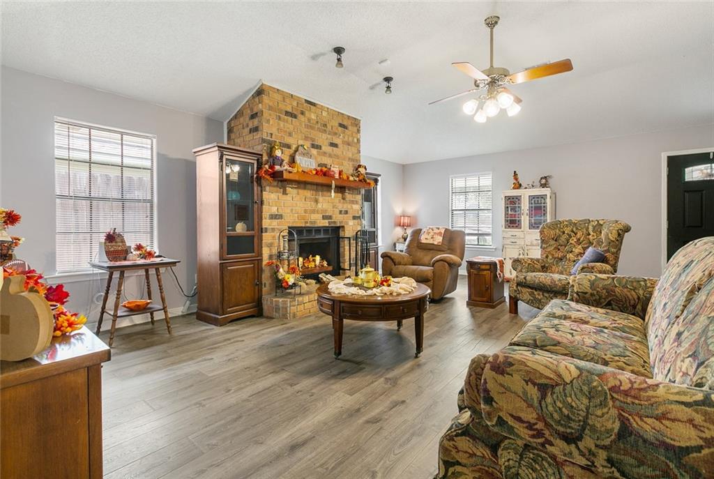400 LONGWOOD Drive