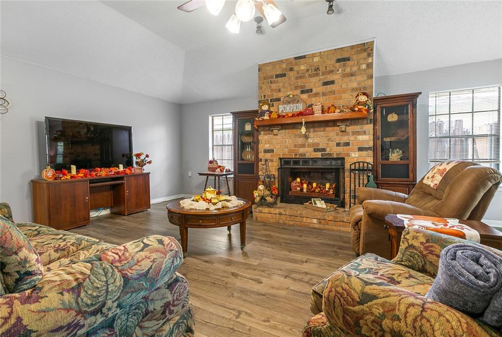 400 LONGWOOD Drive
