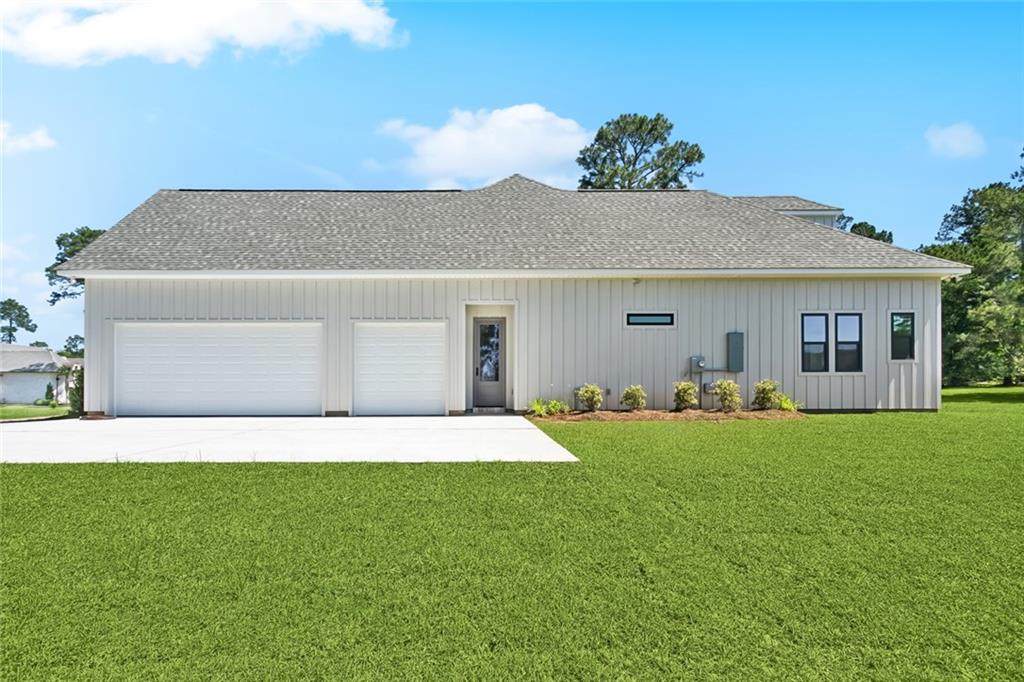 605 NORTHWOODS Drive