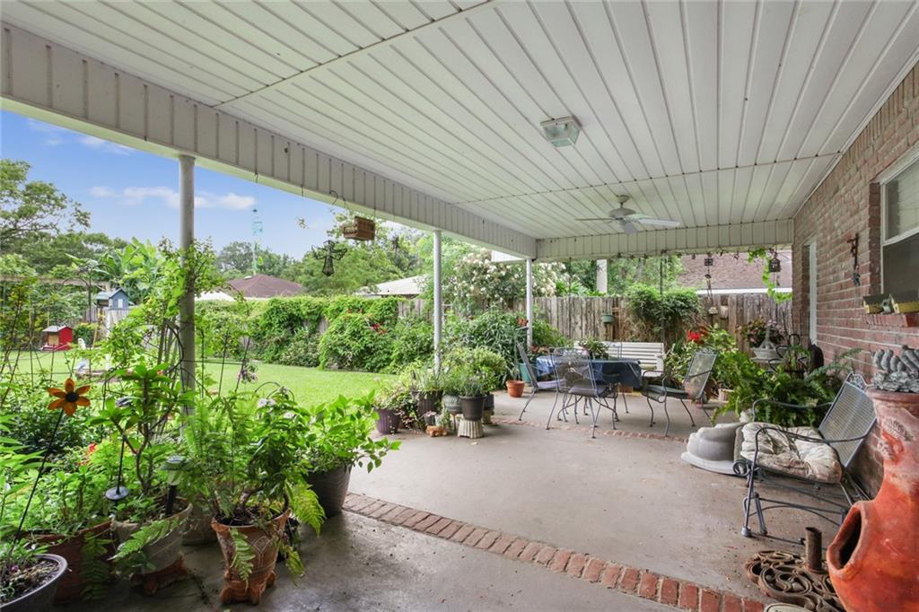 330 SAINT NICHOLAS Street