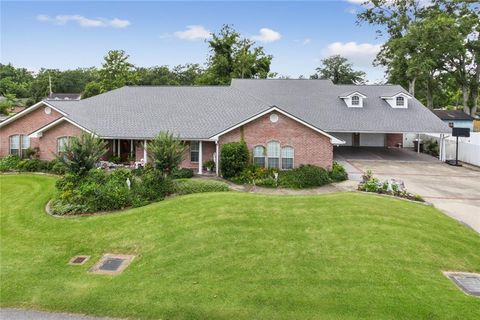 330 SAINT NICHOLAS Street Luling LA 70070