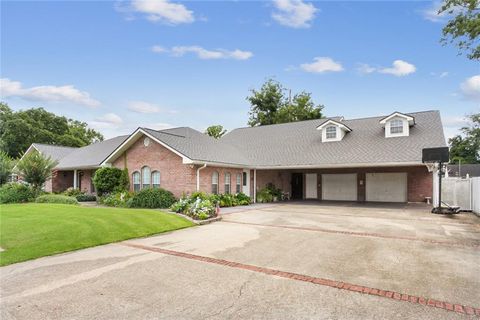 330 SAINT NICHOLAS Street Luling LA 70070