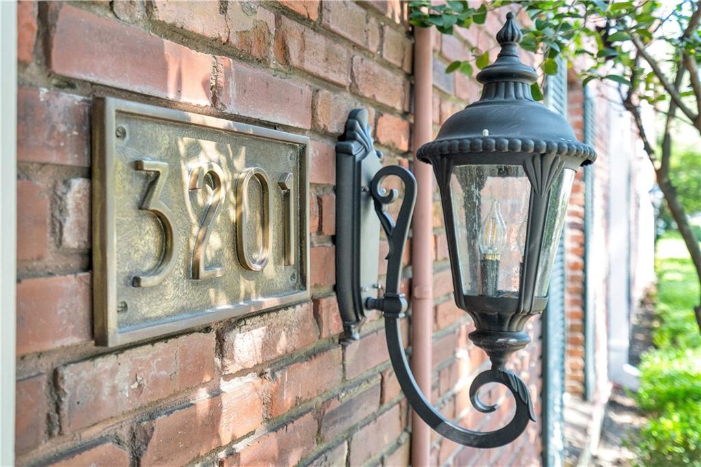 3201 ST CHARLES Avenue 230