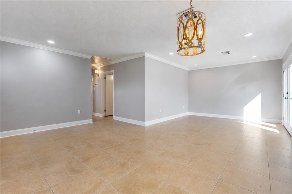 52 HENNESSEY Court