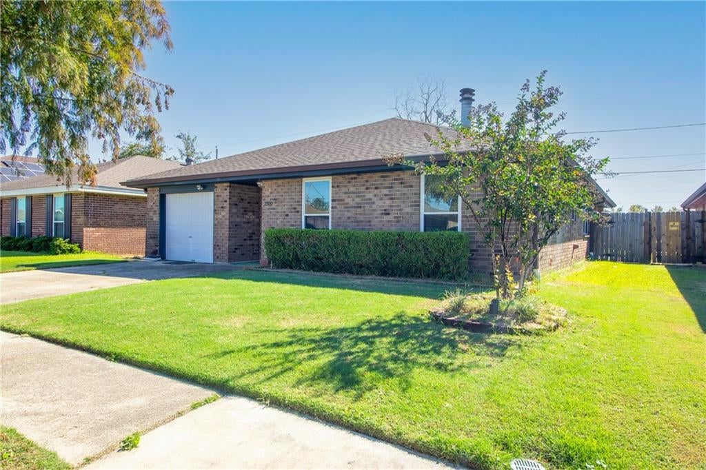 2320 WILLIAMSBURG Drive