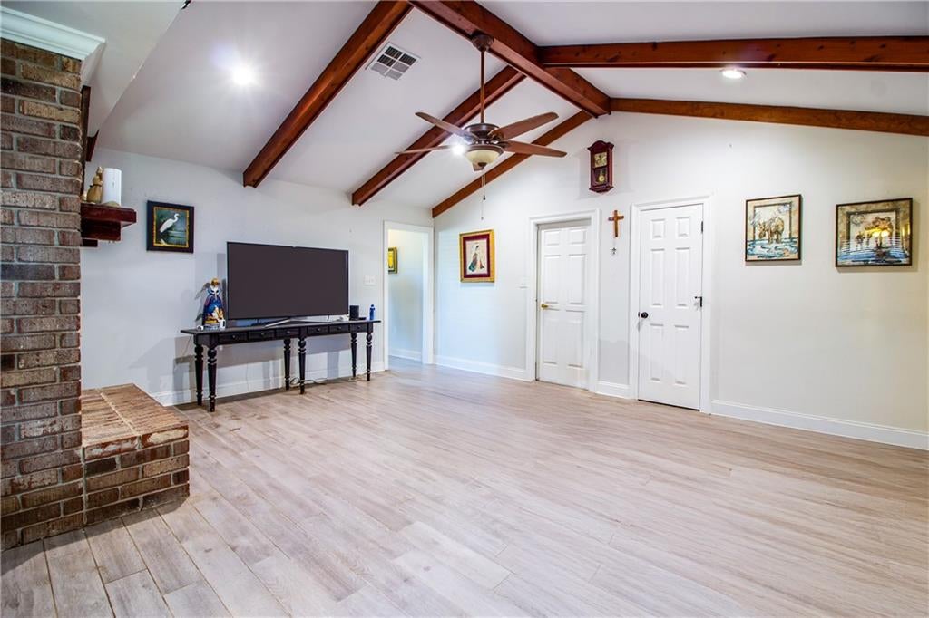2320 WILLIAMSBURG Drive