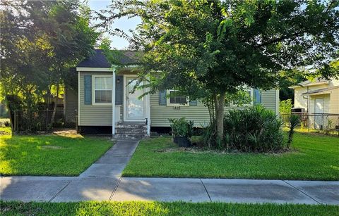 407 CENTER Street Arabi LA 70032