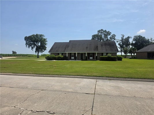 203 E PLATER DR, THIBODAUX, LA 70301 - Image c9c5ade4c0dba676fe18b99daf7d4f7a/1675909875